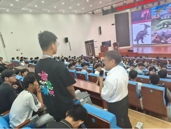 中國科學院老科學家進校園巡講活動收官1093.png